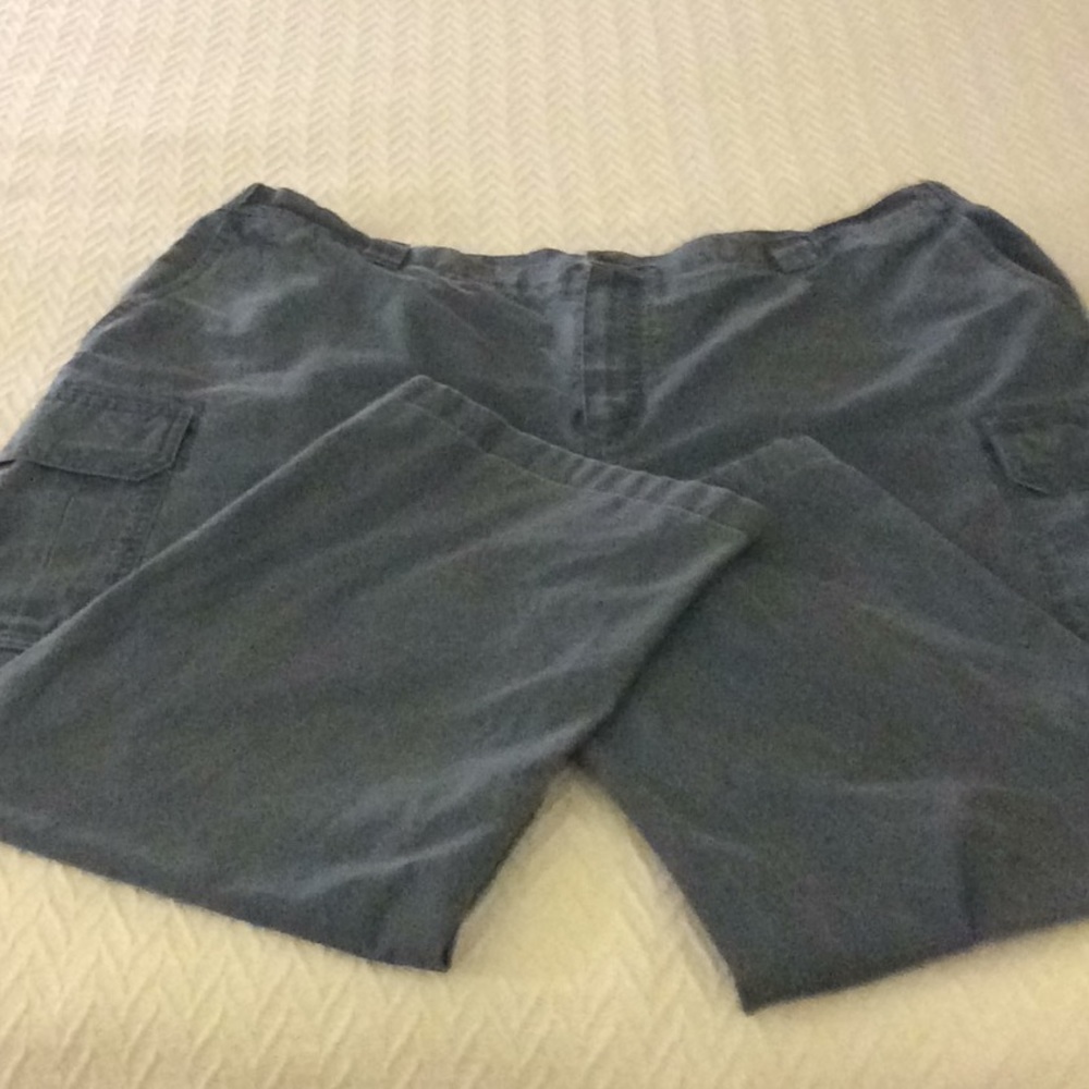Men’s LL Bean Faded Blue 46/29 Cargo Slacks